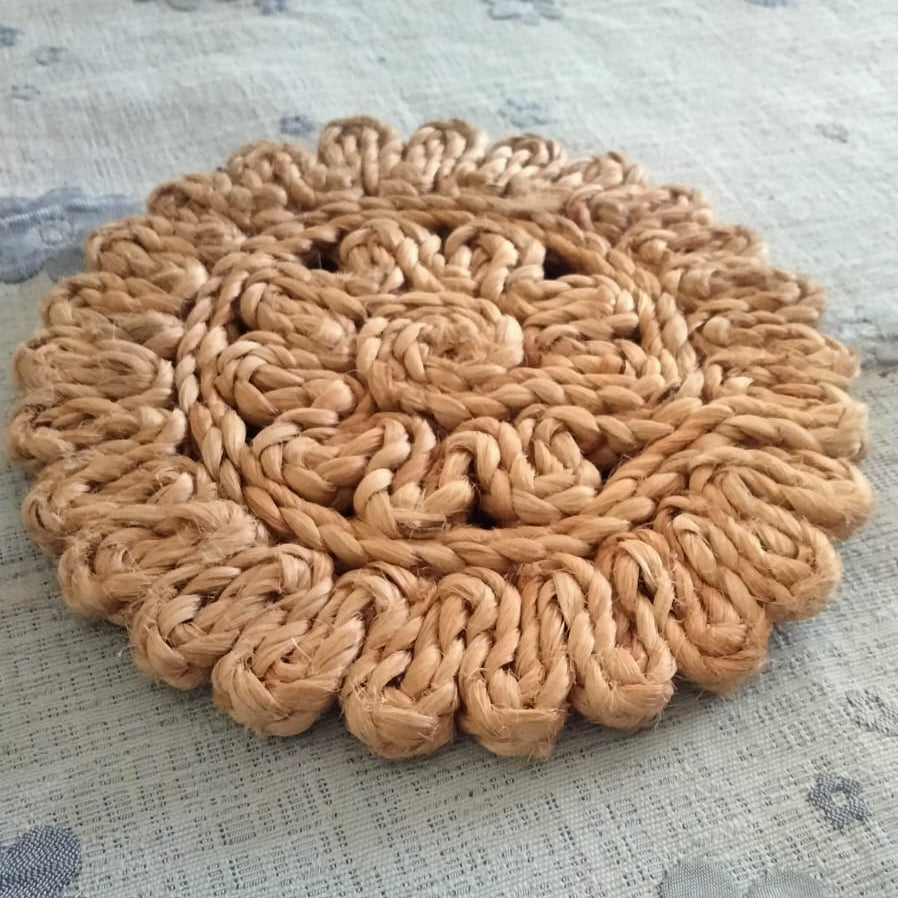 Jute Floral Double Ruffle Coaster Set