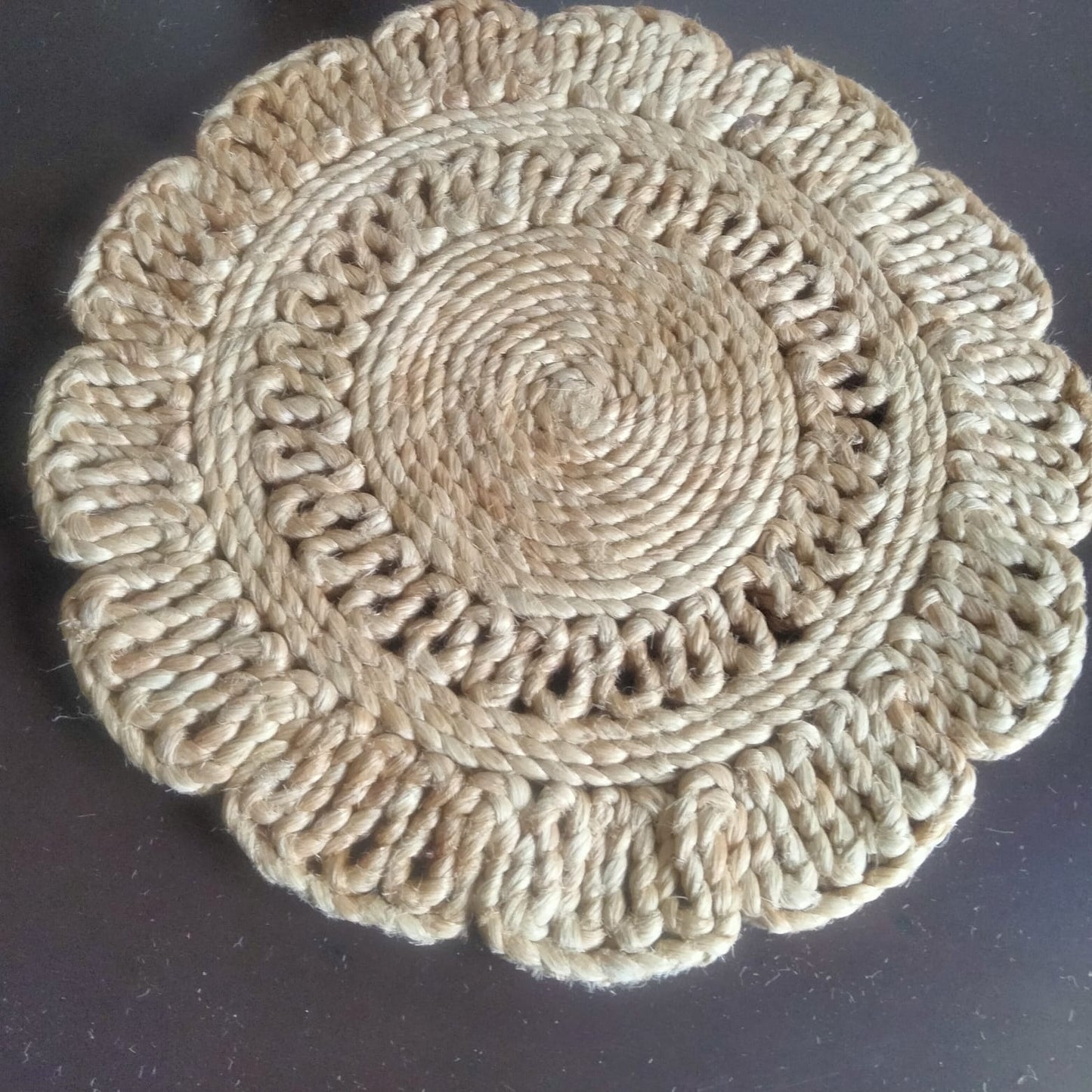 Jute Wide Petal Placemat